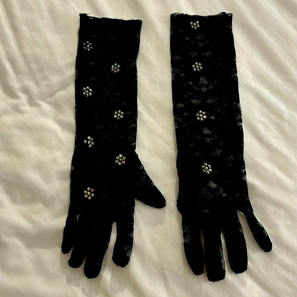 Black lace gloves